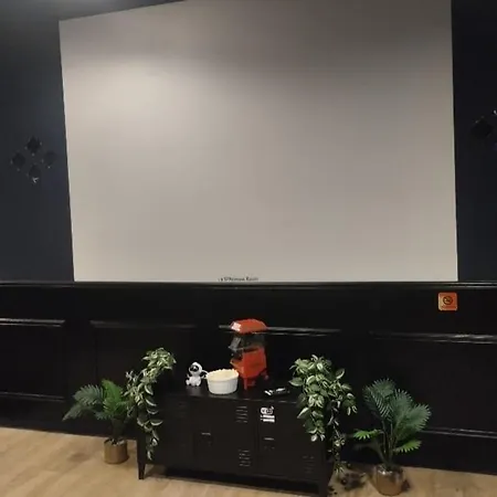 Cinema Et Balneotherapy - La Spacieuse * Évian-les-Bains